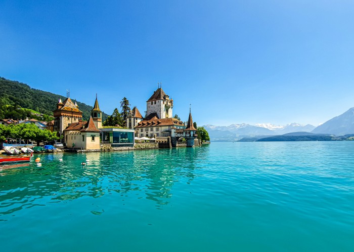 Best Lakes in Switzerland to Visit During Summer