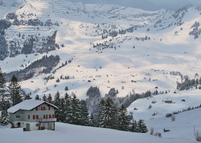 Best Time to Visit Switzerland for Snow, Skiing, and Scenic Views