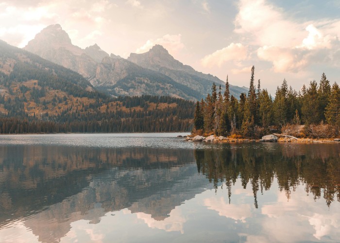 Grand Tetons Taggart Lake Loop: Tour & Trek Guide