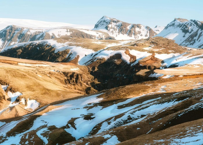 Fimmvörðuháls Trek – Iceland (Between Glaciers): Complete Guide