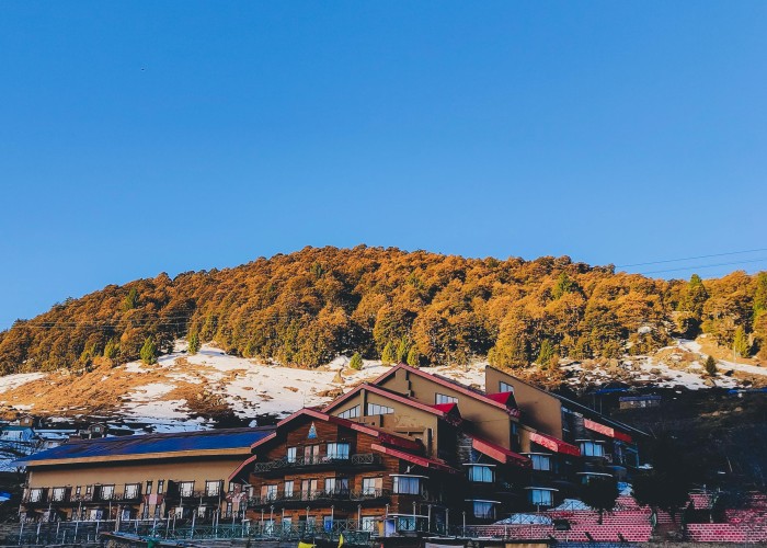 Skiing in Auli (Uttarakhand): Complete Tour and Trek Guide