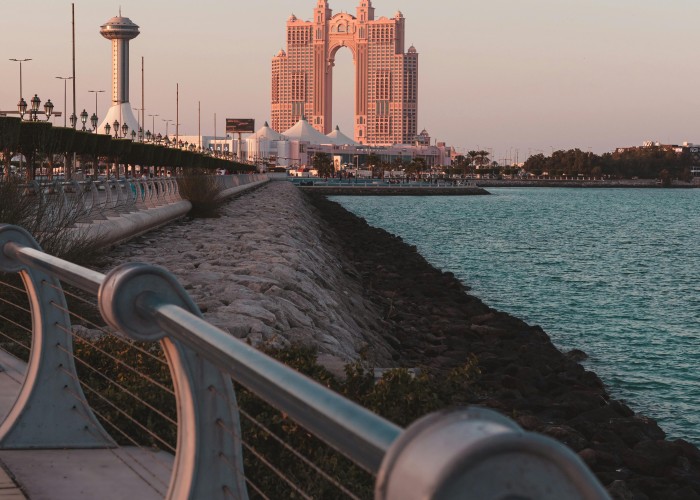 Travel Guide for UAE: Dubai and Abu Dhabi