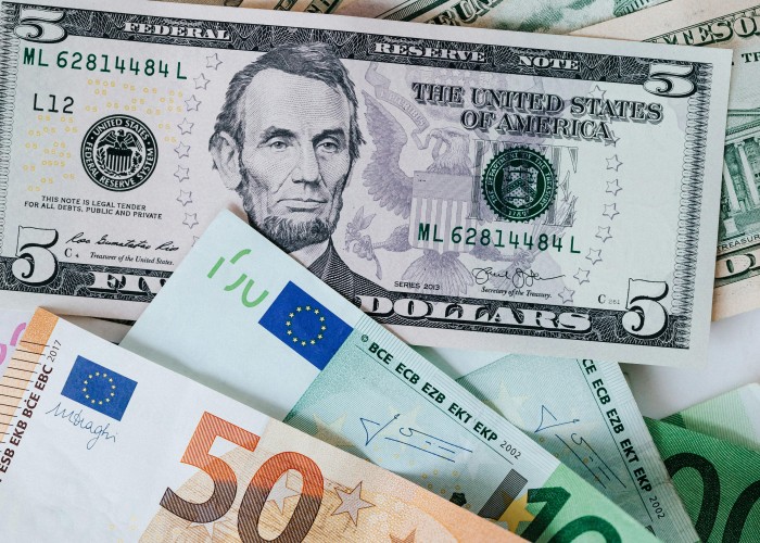 Currency Exchange Tips for Tourists