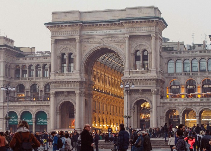 Luxury Shopping Tours in Paris & Milan