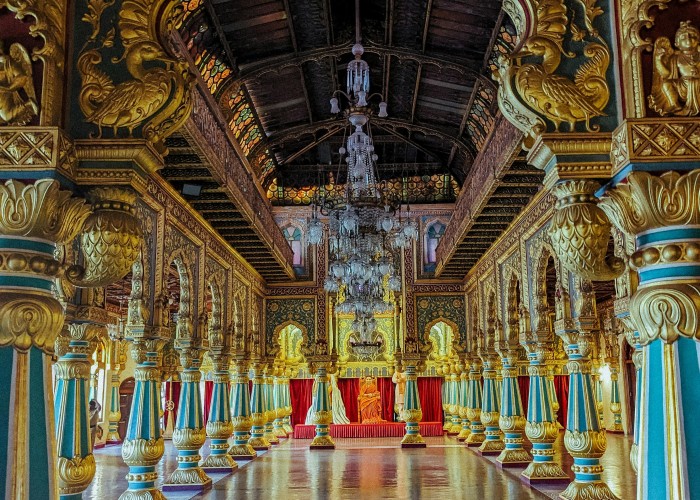 Golden Chariot – South India Luxury Train, Tour & Trek