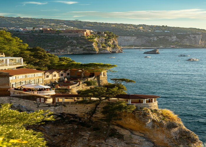 Escape in Style: Best Luxury Digital Detox Destinations Around the World