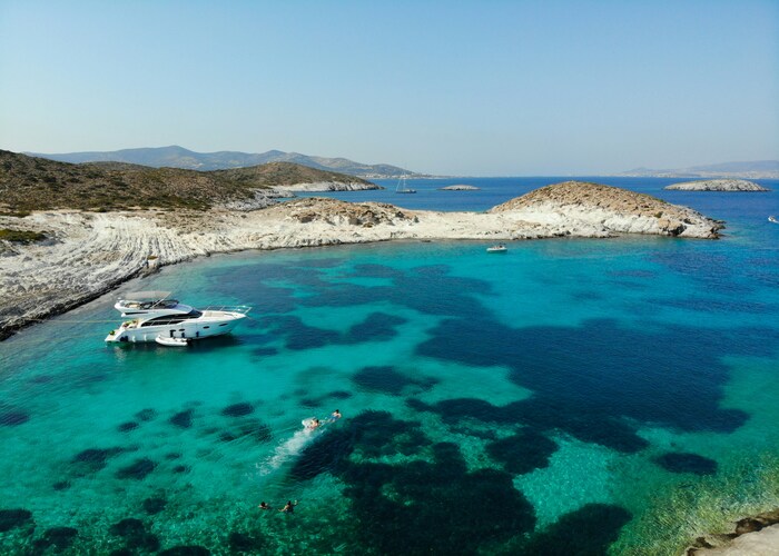 Sailing Through Paradise: The Ultimate Guide to Island-Hopping Tours in Greece