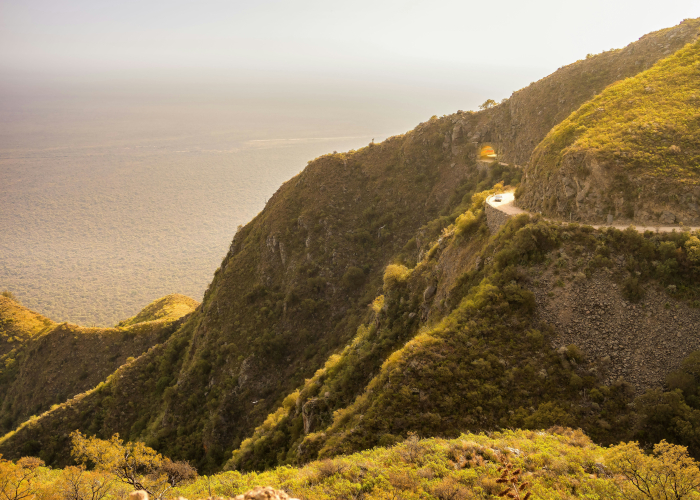 Cape Le Grand to Lucky Bay Trail, WA – Tour & Trek
