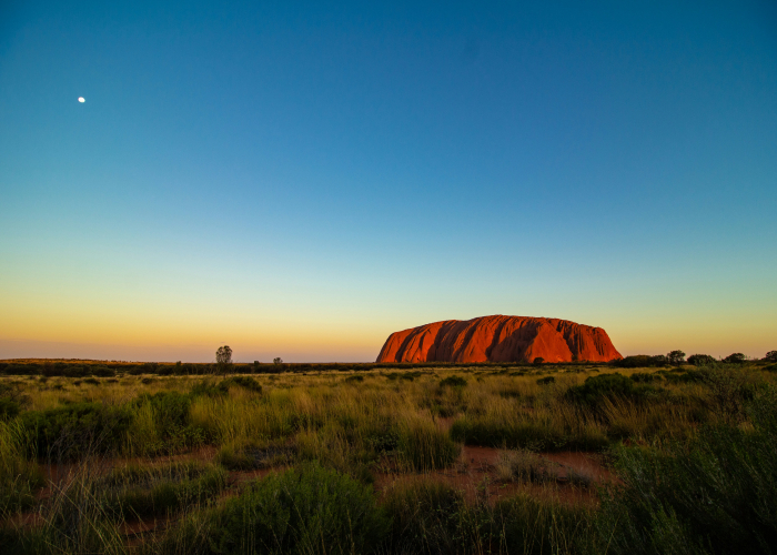 Uluru Sunrise & Cultural Tour with Aboriginal Guides – Tour & Trek