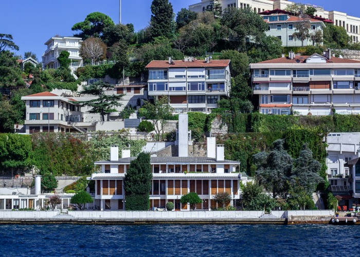 Most Expensive Luxury Resorts for Celebrities Around the World