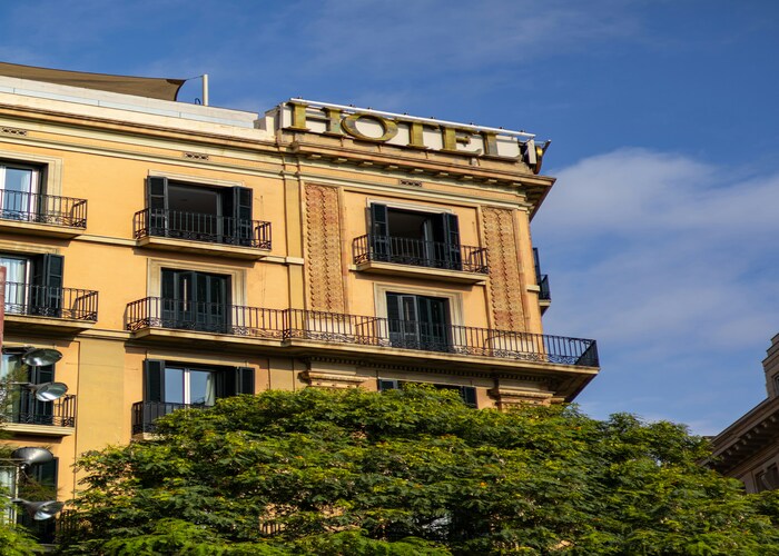 AI Tools for Finding Luxury Hotels: How Smart Technology Unlocks Effortless Elegance