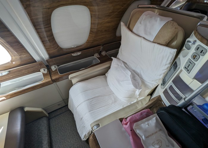 Business Class Upgrades – Worth the Price? A Complete Luxury Travel Guide