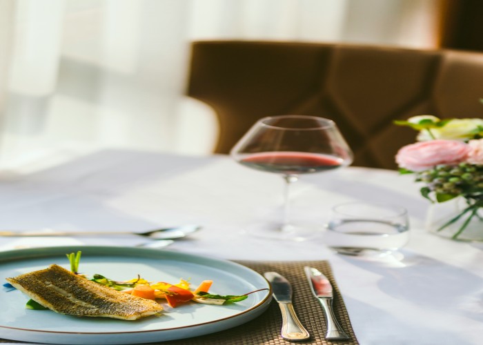 Luxury Food and Wine Experiences That Redefine Taste, Travel, and Elegant Living