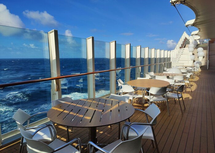 Savor the Seas in Style: World’s Best Luxury Dining Cruises