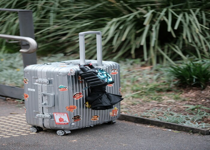 Never Lose Sight of Your Bags Again: A Smart Guide to GPS Trackers for Luggage Safety