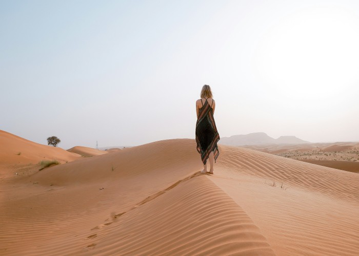 Golden Silence and Endless Skies Discover Luxury Desert Resorts in UAE