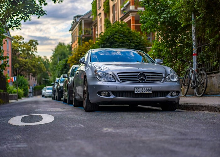 Renting vs Leasing Cars for Long Term Travel Explained Clearly