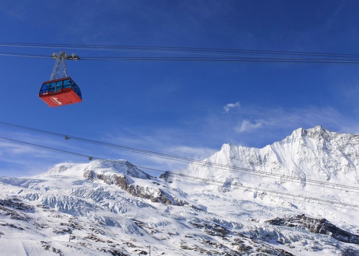 Private Helicopter Ski Tours in Switzerland: Ultimate Alpine Adventure