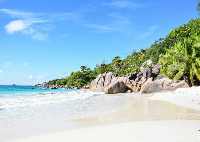 Luxury Honeymoon Resorts in Seychelles: Where Romance Meets Paradise