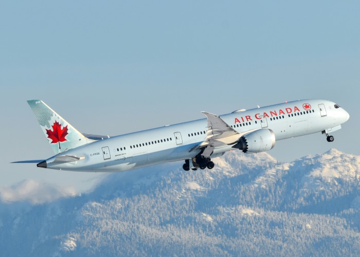 Best Business Class Airlines to Canada: Comfort and Luxury in the Sky