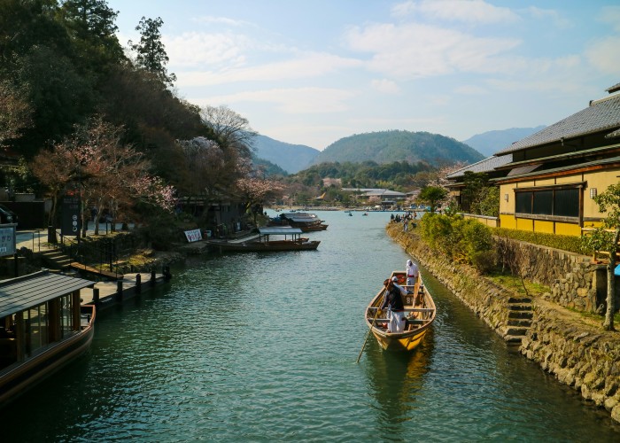 Private Guided Tours in Japan: Explore the Land of the Rising Sun Like a Local