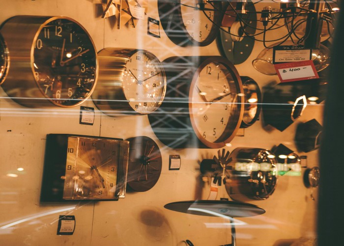 4 Time Zone Wall Clock: Ultimate Guide for Global Users