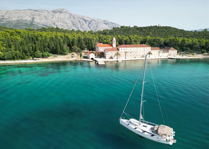 Private Yacht Vacations in Croatia: Sail Through Europe’s Most Captivating Coastline in Style