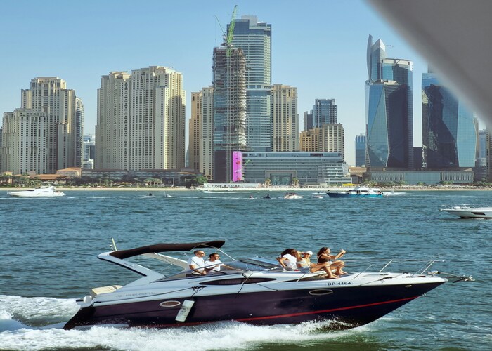 Private Luxury Yacht Cruises in Dubai Marina That Redefine Elite Travel