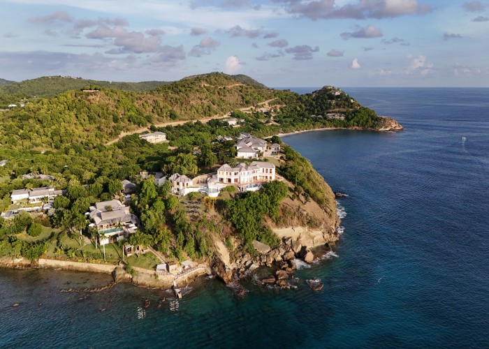 Private Island Resorts for Luxury Travelers: Ultimate Secluded Escapes