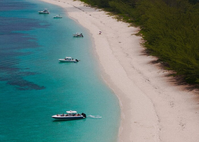 Luxury Yacht Charters in the Bahamas That Redefine Ocean Freedom